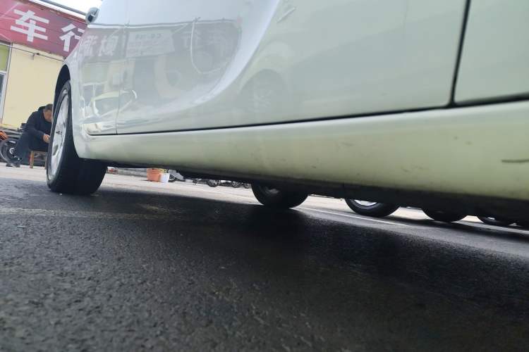 Used Buick Regal 2015 1.6T Elite Tech Model Right Side Sill