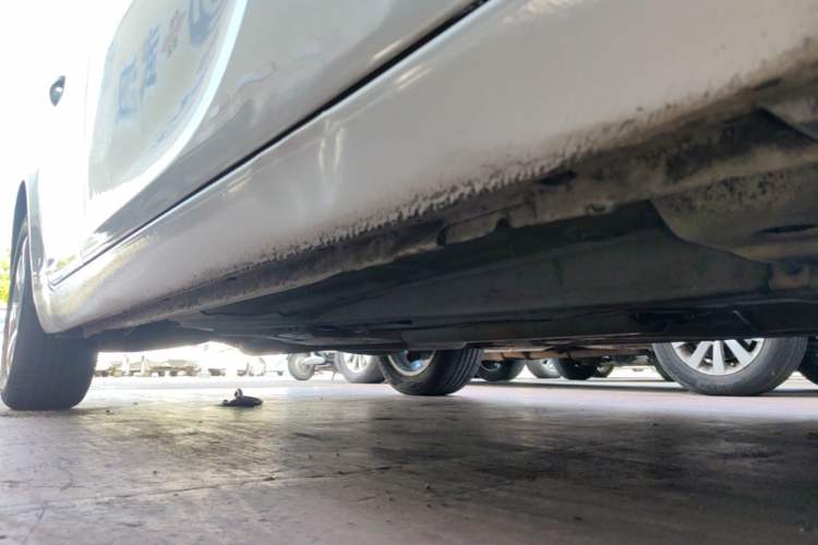 Used Buick Regal 2015 2.0L Leading Fashion Edition Right Side Sill