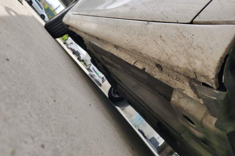 Used Buick Regal 2015 1.6T Leading Technology Model Right Side Sill