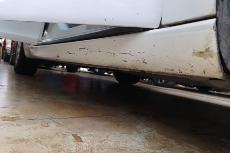 Used Buick Regal 2015 1.6T Elite Tech Model Right Side Sill