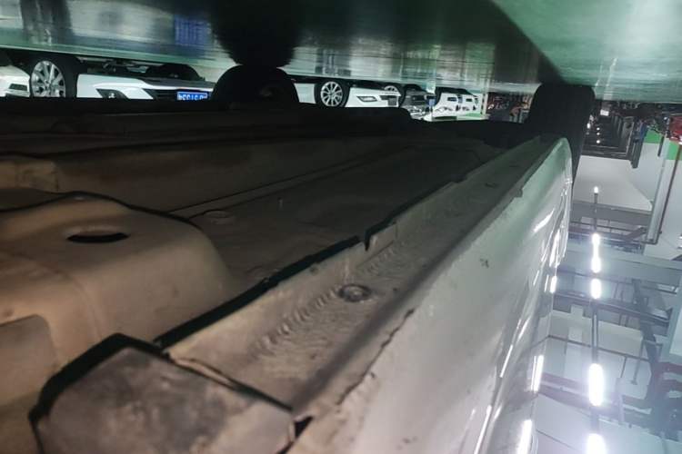 Used Buick Regal 2015 1.6T Elite Tech Model Right Side Sill