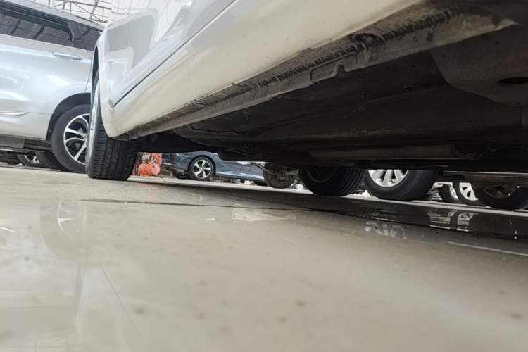 Used Buick Regal 2015 1.6T Leading Technology Model Right Side Sill