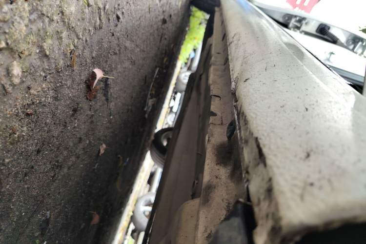 Used Buick Regal 2015 1.6T Leading Technology Model Right Side Sill