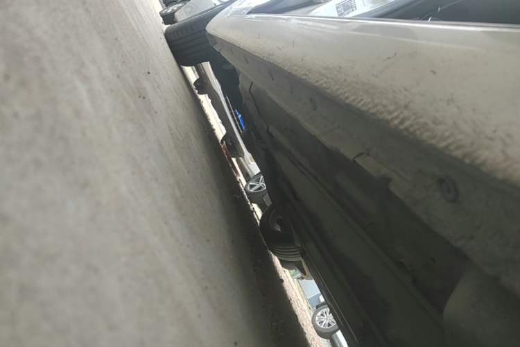 Used Buick Regal 2015 1.6T Elite Tech Model Right Side Sill