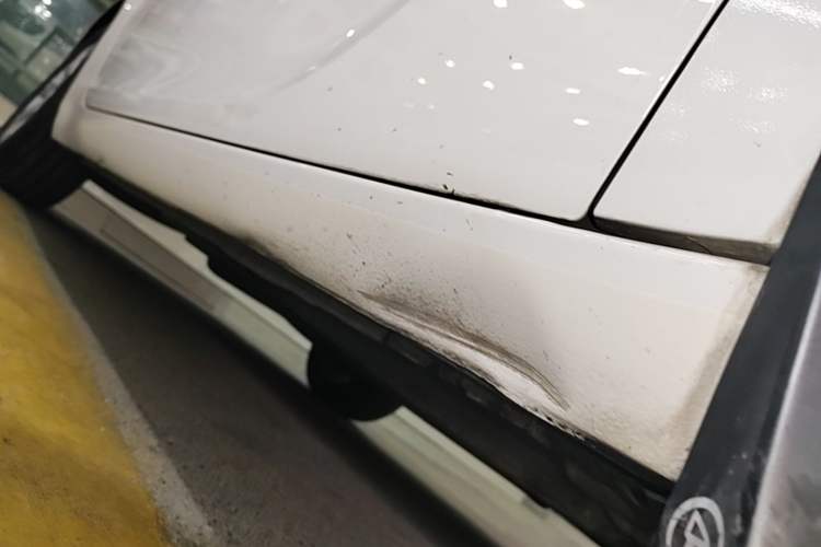 Used Buick Regal 2015 1.6T Leading Technology Model Right Side Sill