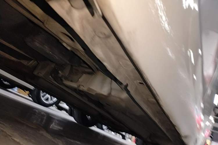 Used Buick Regal 2015 1.6T Leading Technology Model Right Side Sill