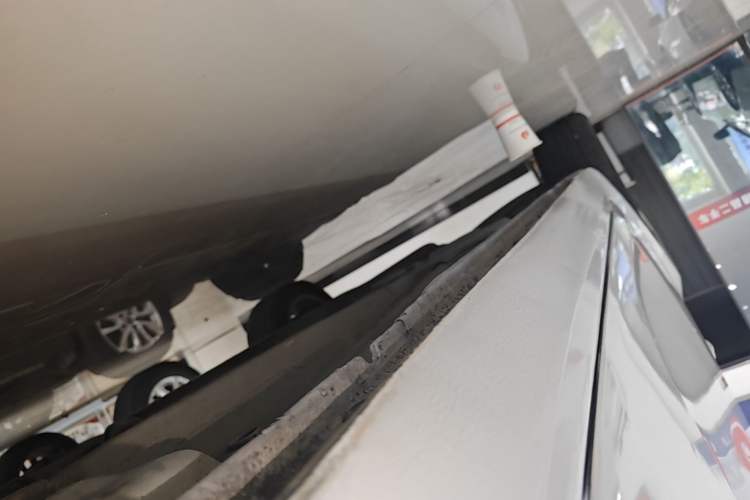 Used Buick Regal 2015 2.0L Elite Fashion Edition Right Side Sill