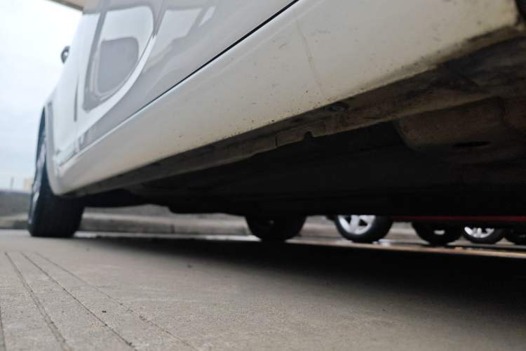 Used Buick Regal 2015 1.6T Leading Technology Model Right Side Sill
