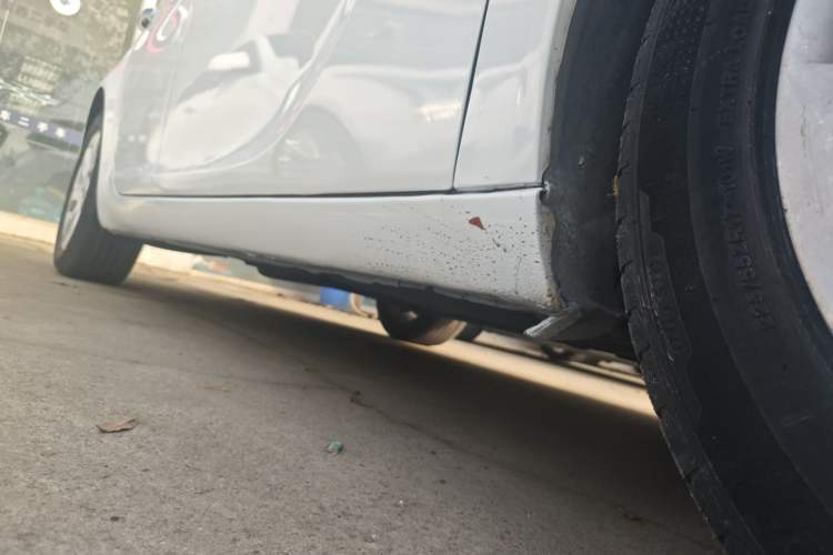 Used Buick Regal 2015 1.6T Elite Tech Model Right Side Sill