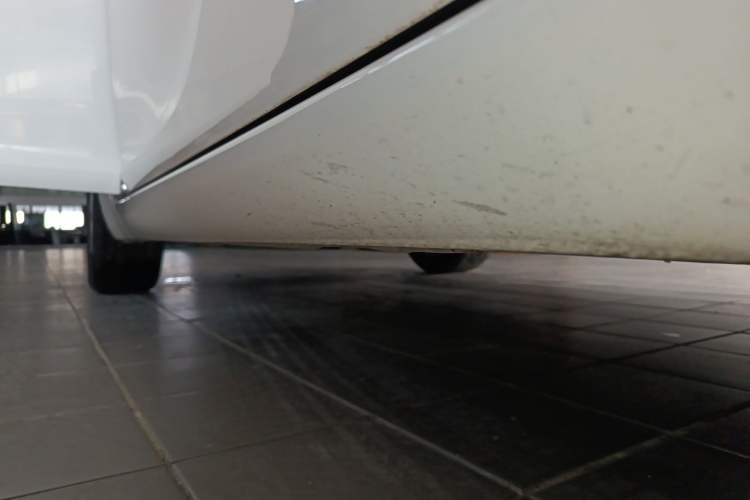 Used Buick Regal 2015 1.6T Leading Technology Model Right Side Sill