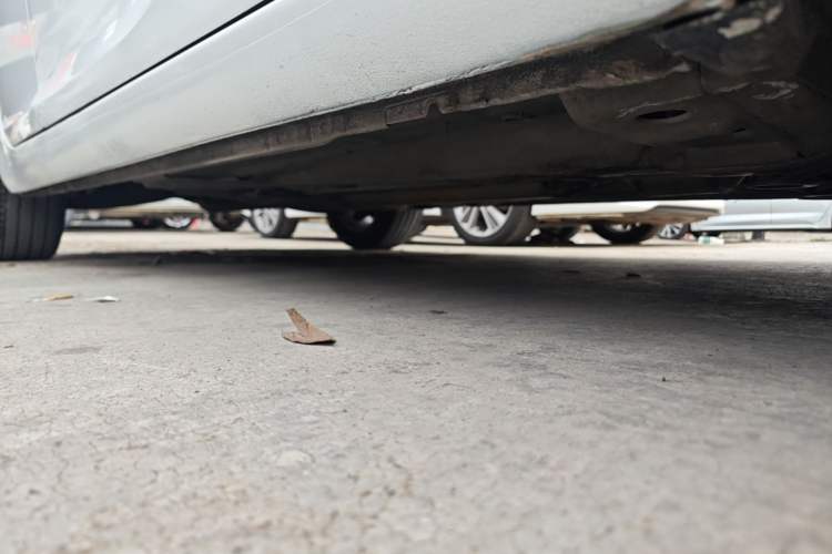 Used Buick Regal 2015 2.0L Leading Fashion Edition Right Side Sill