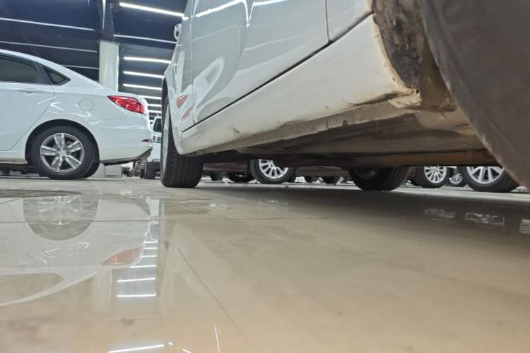 Used Buick Regal 2015 1.6T Elite Tech Model Right Side Sill
