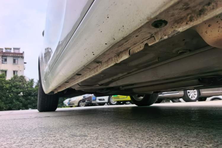 Used Buick Regal 2015 1.6T Elite Tech Model Right Side Sill