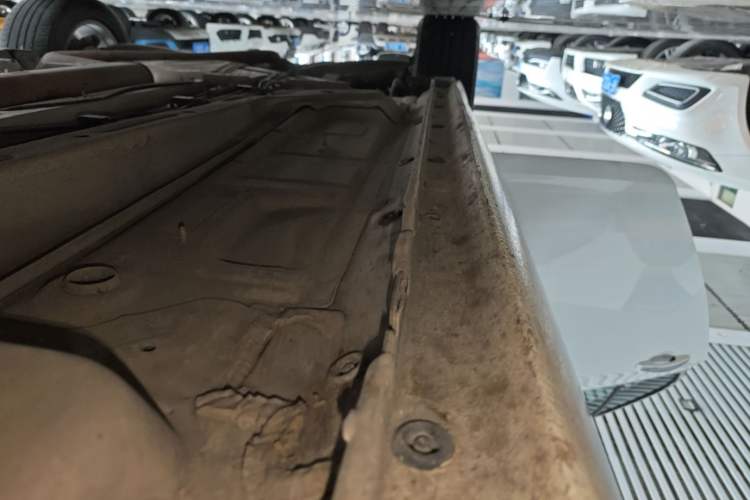 Used Buick Regal 2015 2.0L Elite Fashion Edition Right Side Sill