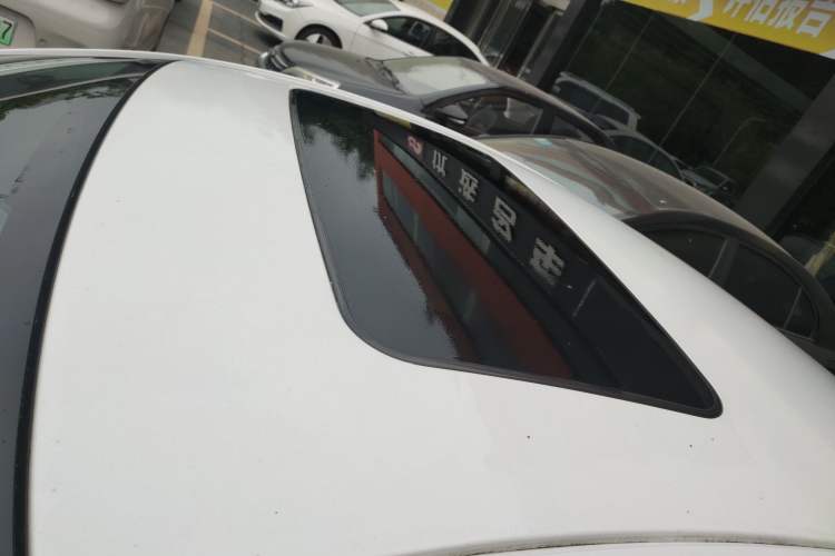 Used Buick Regal 2015 2.0L Leading Fashion Edition Roof