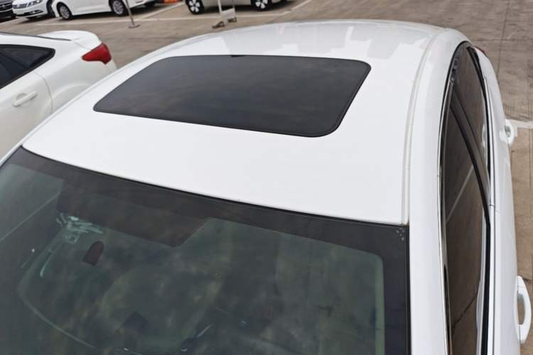 Used Buick Regal 2015 2.0L Leading Fashion Edition Roof