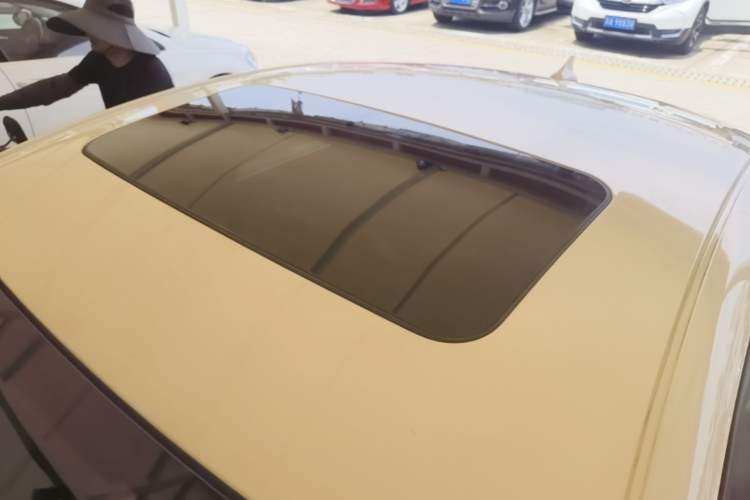 Used Buick Regal 2015 1.6T Elite Tech Model Roof