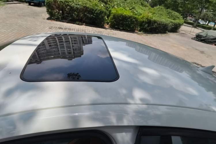Used Buick Regal 2015 1.6T Elite Tech Model Roof