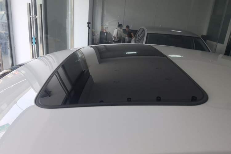 Used Buick Regal 2015 1.6T Elite Tech Model Roof