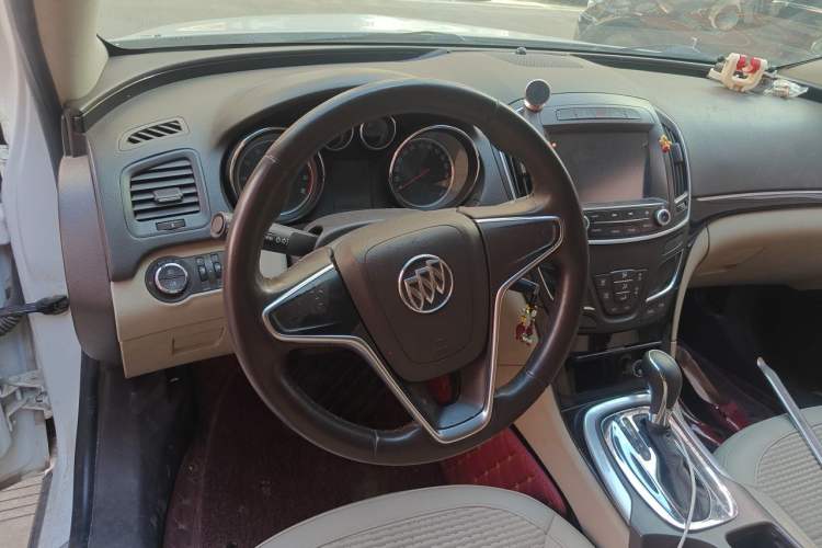 Used Buick Regal 2015 2.0L Leading Fashion Edition Steering Wheel