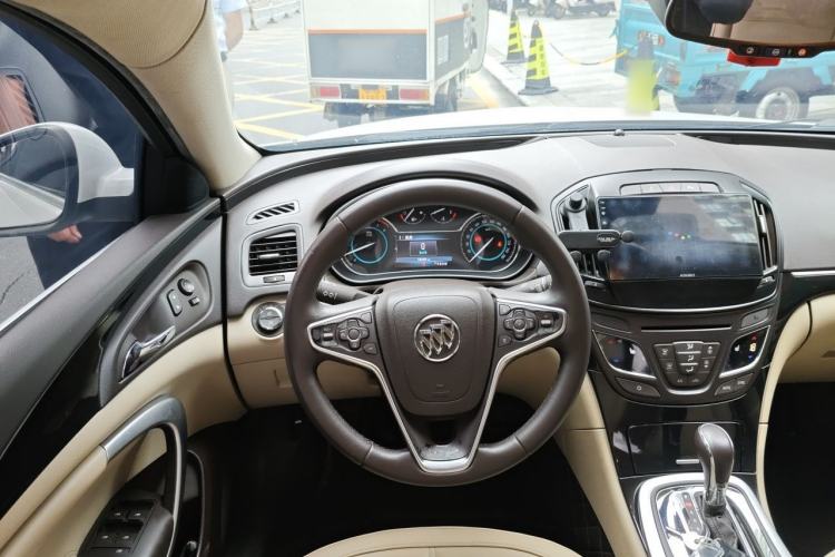 Used Buick Regal 2015 2.0L Elite Fashion Edition Steering Wheel