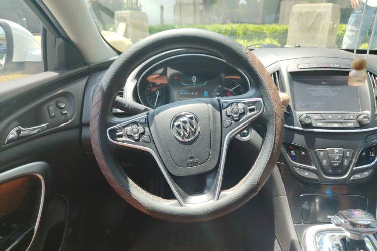 Used Buick Regal 2015 1.6T Elite Tech Model Steering Wheel