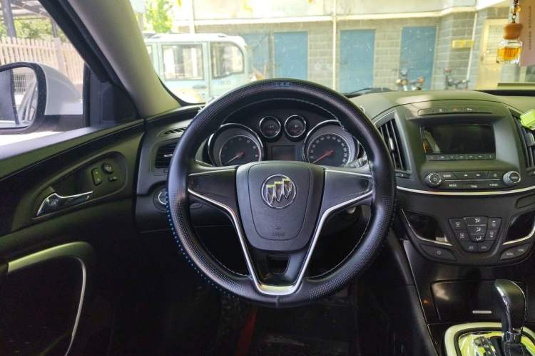 Used Buick Regal 2015 1.6T Leading Technology Model Steering Wheel
