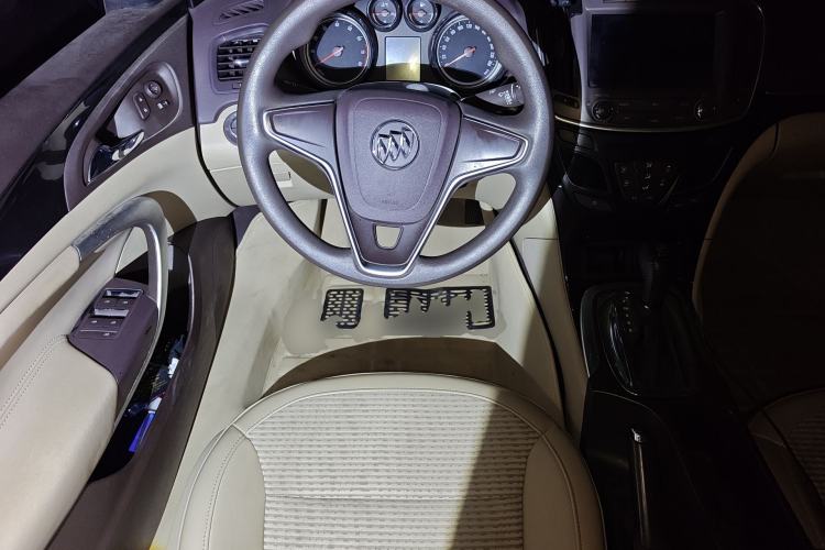 Used Buick Regal 2015 2.0L Leading Fashion Edition Steering Wheel