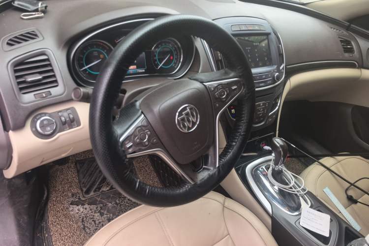 Used Buick Regal 2015 2.0L Elite Fashion Edition Steering Wheel
