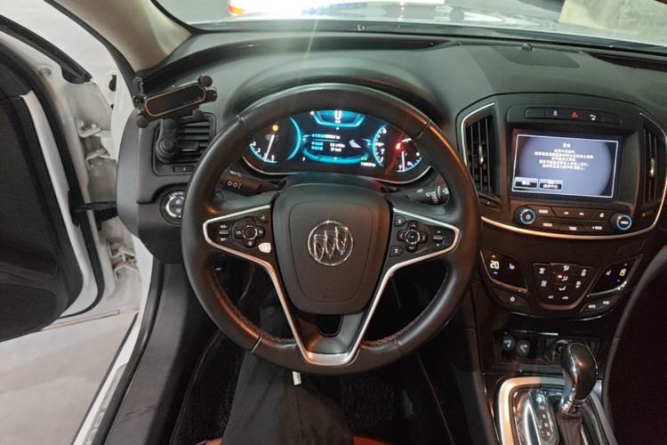 Used Buick Regal 2015 1.6T Elite Tech Model Steering Wheel