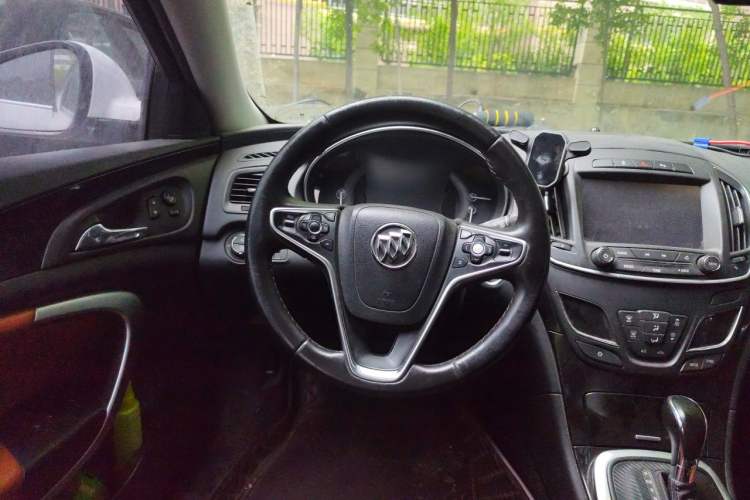 Used Buick Regal 2015 1.6T Elite Tech Model Steering Wheel