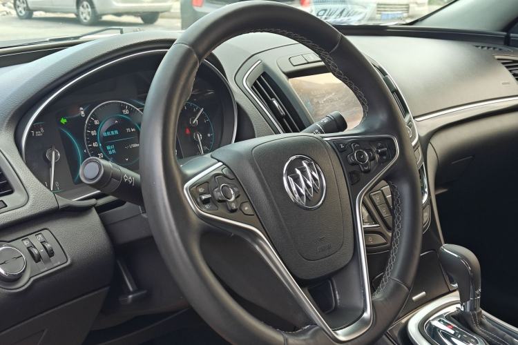Used Buick Regal 2015 1.6T Elite Tech Model Steering Wheel
