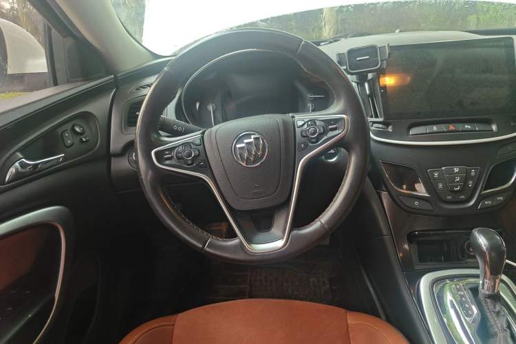 Used Buick Regal 2015 1.6T Elite Tech Model Steering Wheel