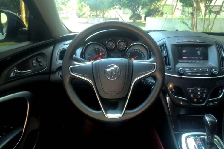 Used Buick Regal 2015 1.6T Leading Technology Model Steering Wheel