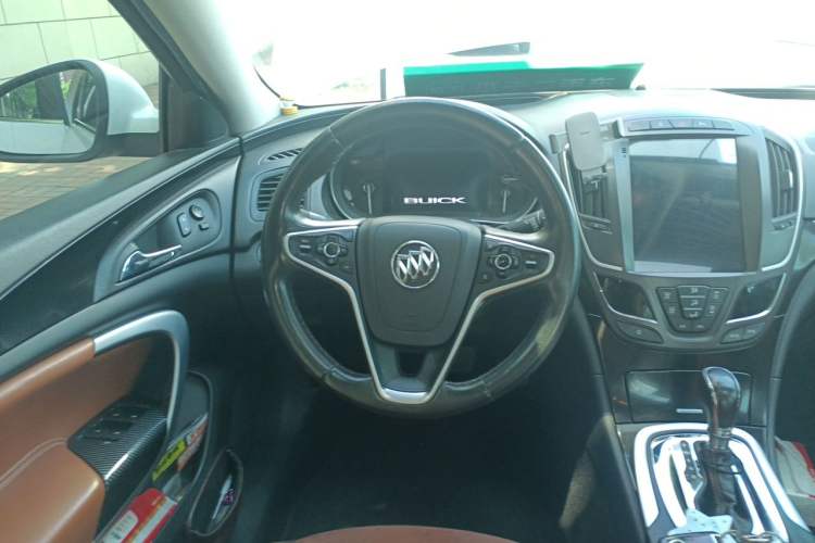 Used Buick Regal 2015 1.6T Elite Tech Model Steering Wheel