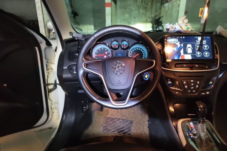 Used Buick Regal 2015 1.6T Fashion Tech Model Steering Wheel