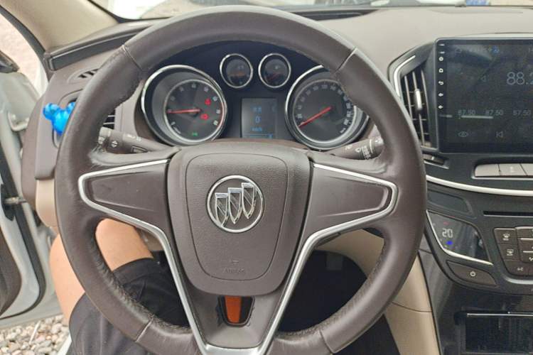 Used Buick Regal 2015 2.0L Leading Fashion Edition Steering Wheel