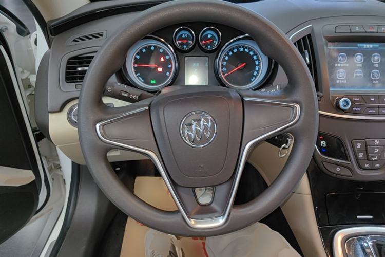 Used Buick Regal 2015 2.0L Leading Fashion Edition Steering Wheel