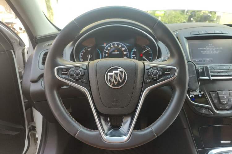 Used Buick Regal 2015 1.6T Elite Tech Model Steering Wheel