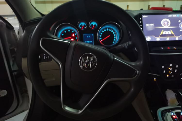 Used Buick Regal 2015 2.0L Leading Fashion Edition Steering Wheel