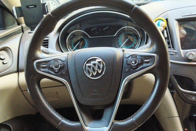 Used Buick Regal 2015 2.0L Elite Fashion Edition Steering Wheel