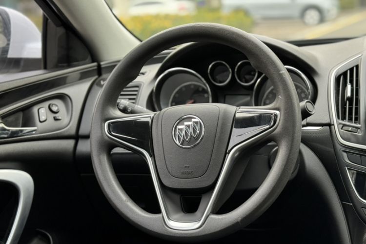Used Buick Regal 2015 1.6T Leading Technology Model Steering Wheel