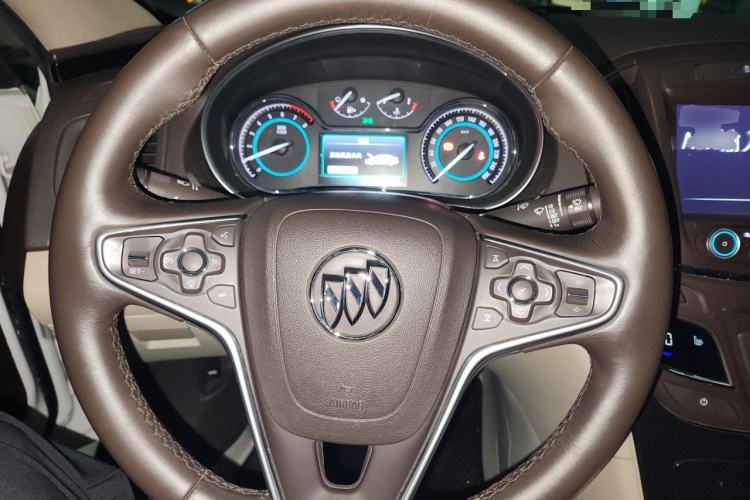 Used Buick Regal 2015 2.0L Elite Fashion Edition Steering Wheel