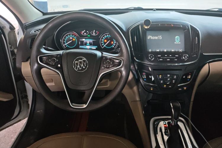 Used Buick Regal 2015 2.0L Elite Fashion Edition Steering Wheel