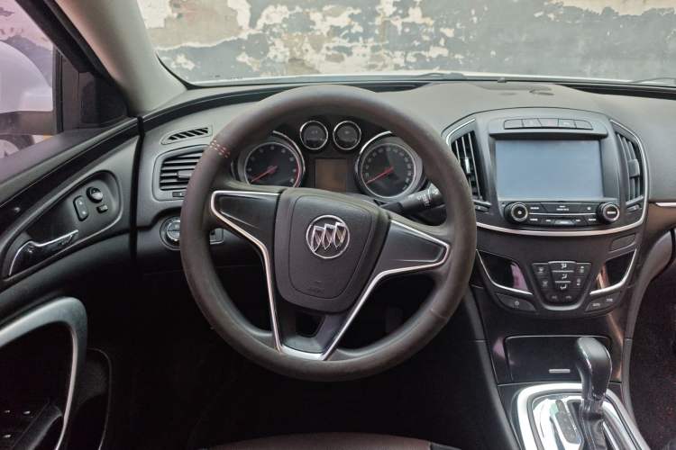 Used Buick Regal 2015 1.6T Leading Technology Model Steering Wheel