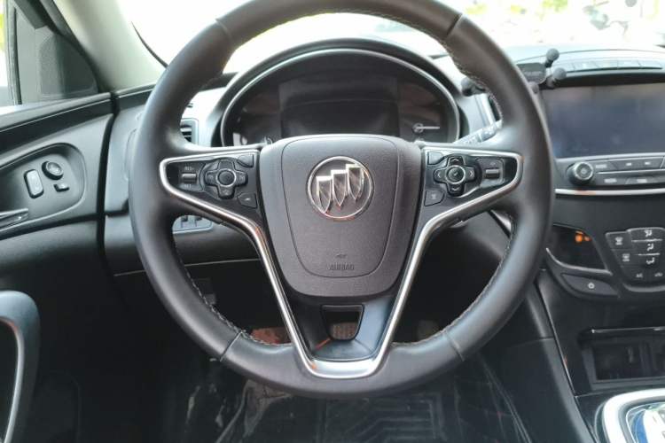 Used Buick Regal 2015 1.6T Elite Tech Model Steering Wheel