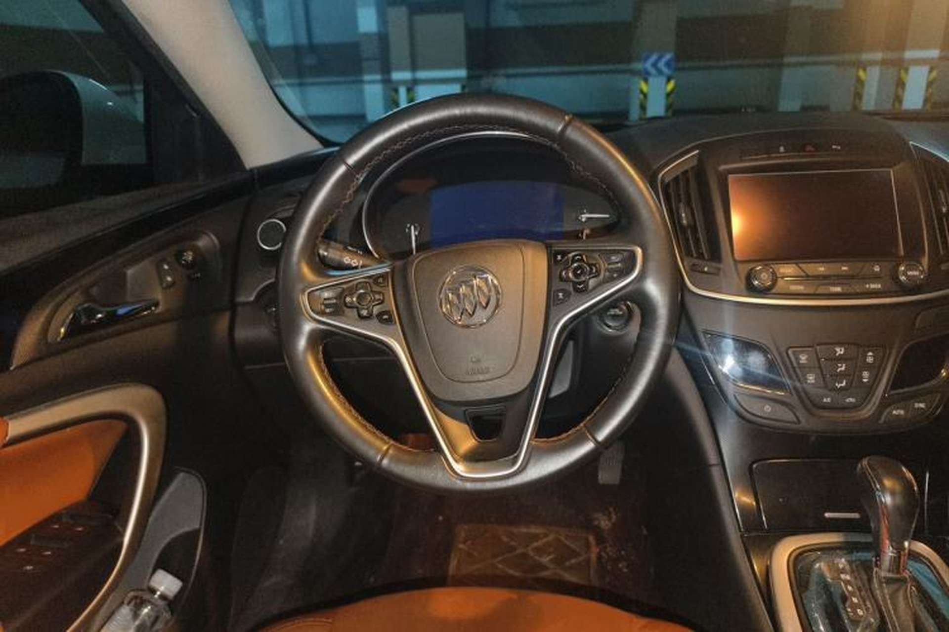 Used Buick Regal 2015 1.6T Elite Tech Model Steering Wheel