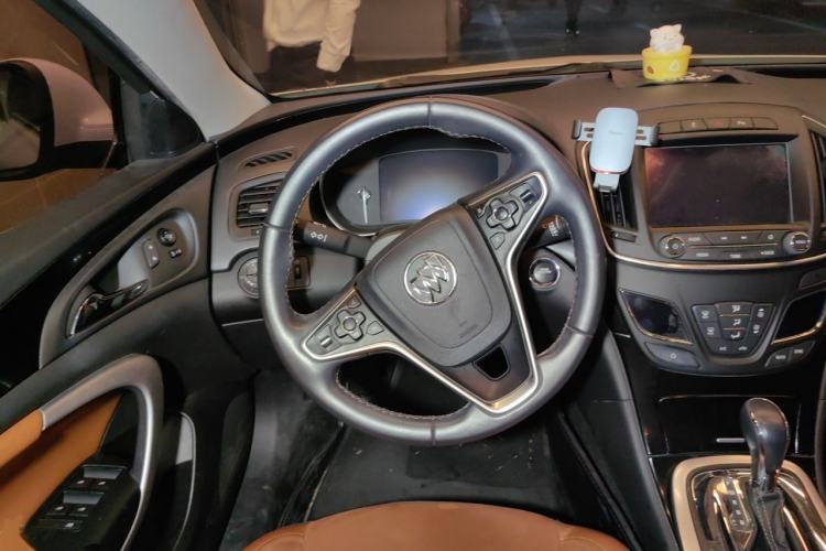 Used Buick Regal 2015 1.6T Elite Tech Model Steering Wheel
