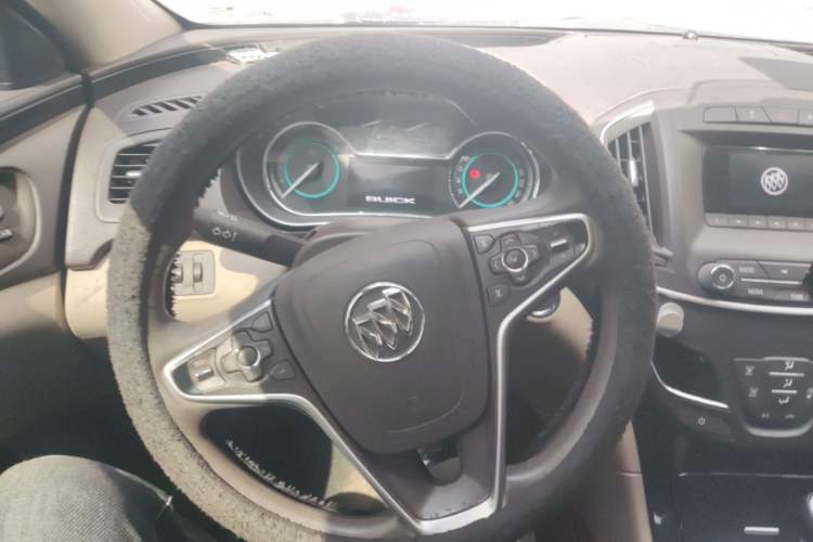 Used Buick Regal 2015 2.0L Elite Fashion Edition Steering Wheel