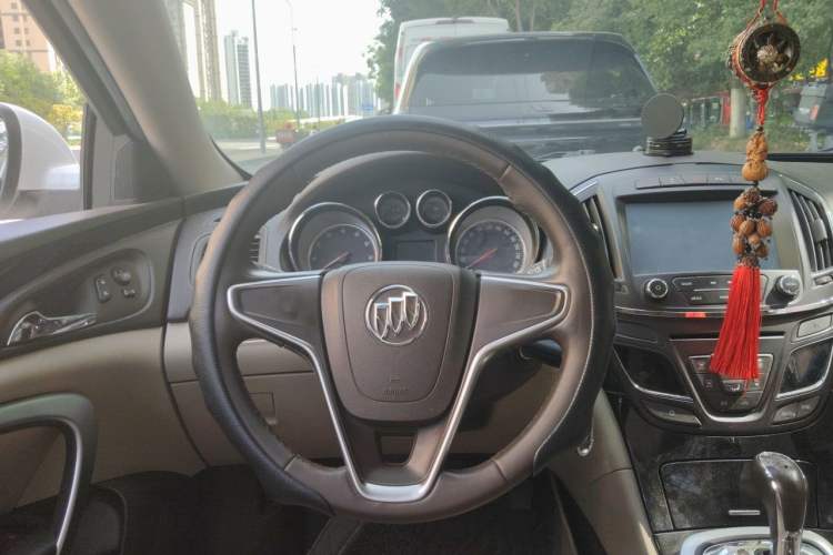 Used Buick Regal 2015 2.0L Leading Fashion Edition Steering Wheel